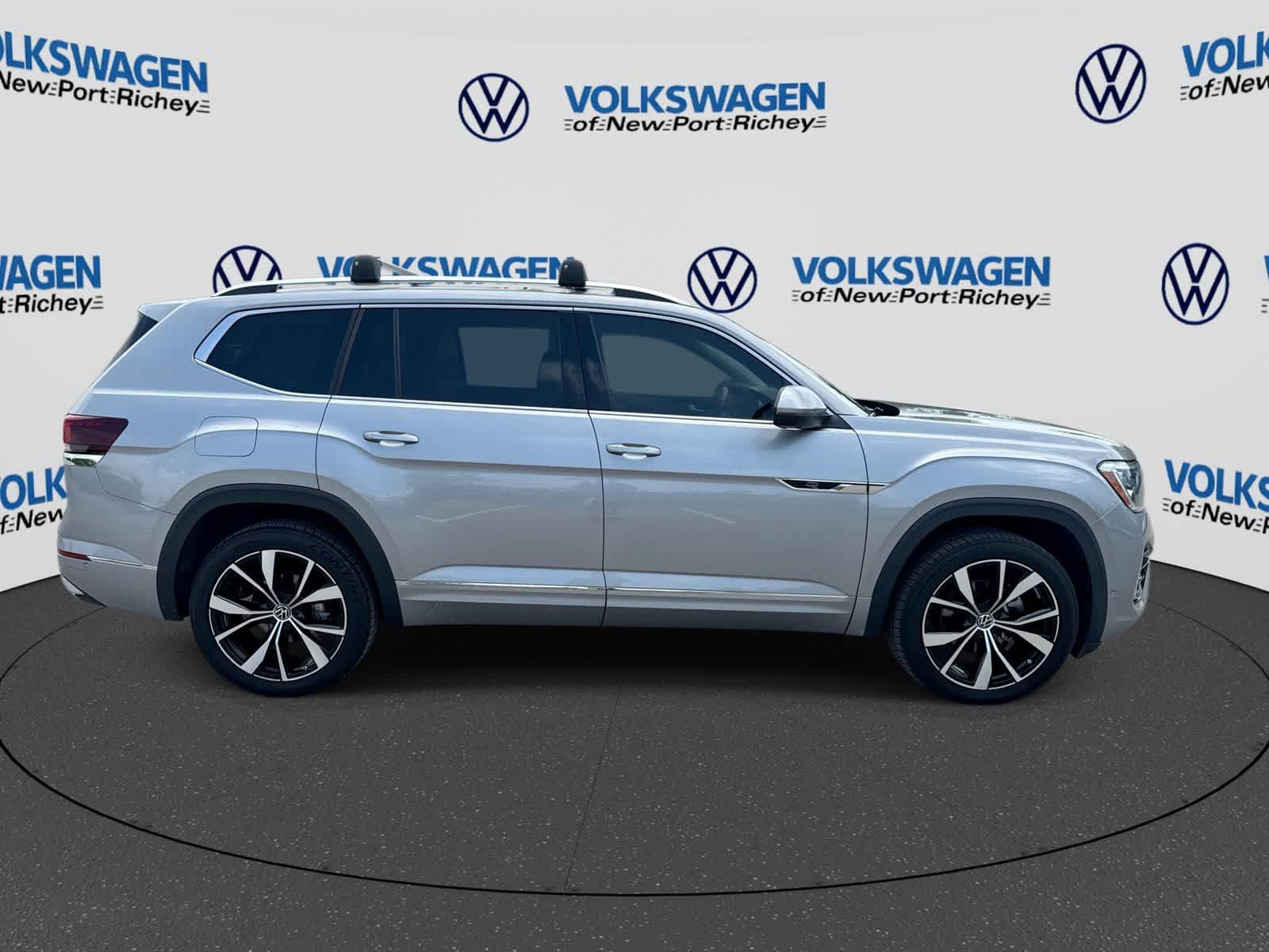 Used 2024 Volkswagen Atlas SEL Premium R-Line AWD/4WD image 15
