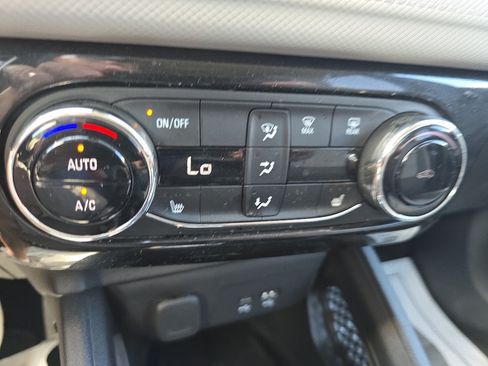 Used 2024 Chevrolet TrailBlazer LT w/ Convenience Package FWD image 26