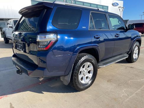 Used 2017 Toyota 4Runner SR5 Premium image 5