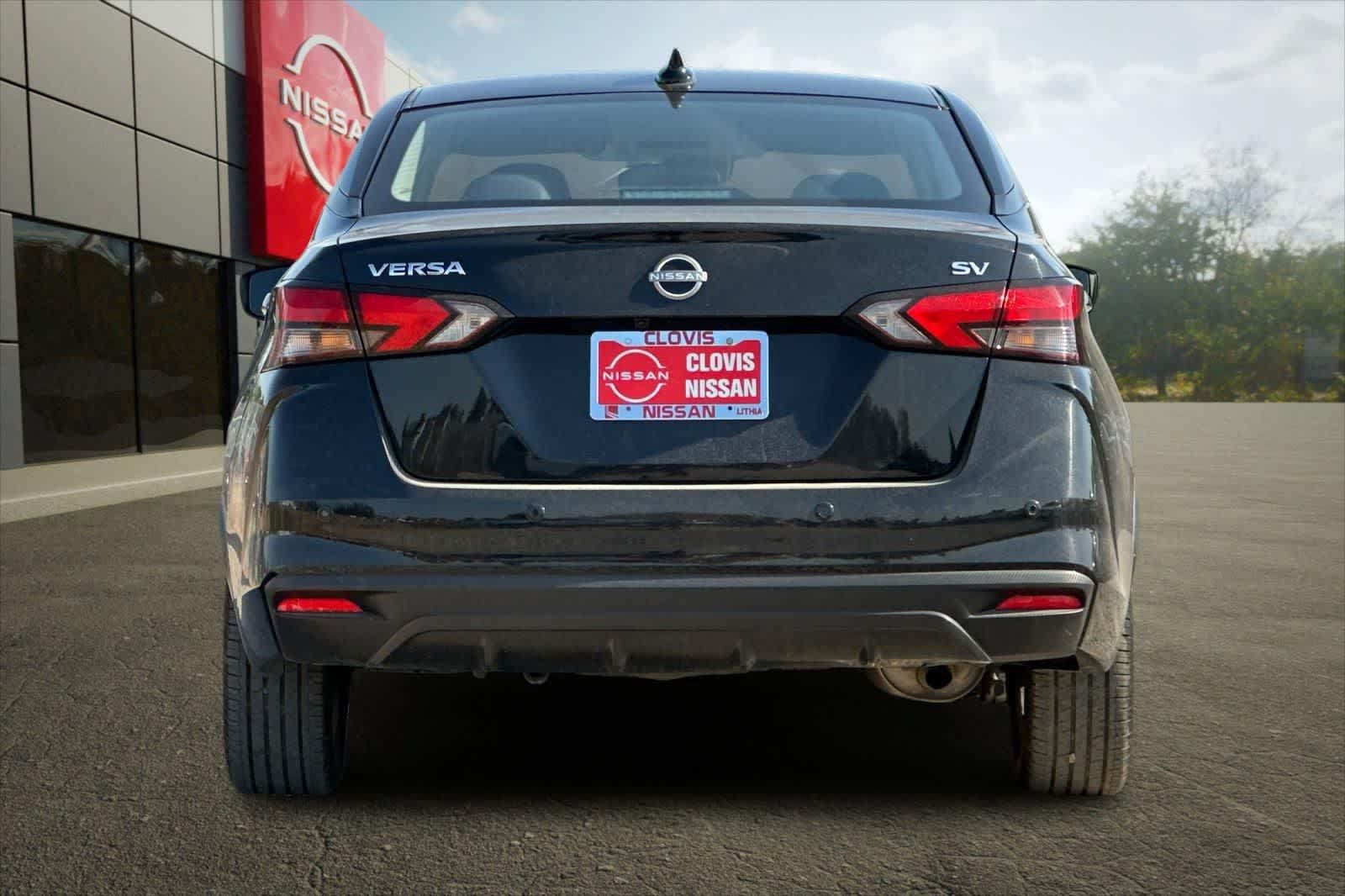 Used 2023 Nissan Versa SV FWD image 8