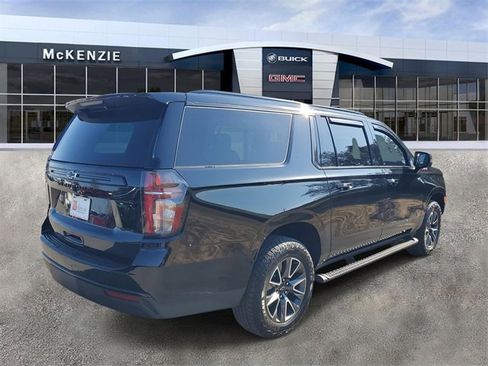 Used 2024 Chevrolet Suburban Z71 w/ Luxury Package image 4