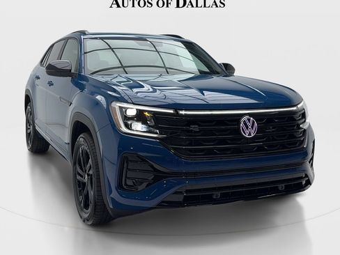 Used 2026 Volkswagen Atlas Cross Sport SEL R-Line AWD/4WD image 2