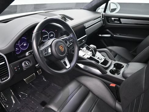 Used 2023 Porsche Cayenne Turbo AWD/4WD image 19