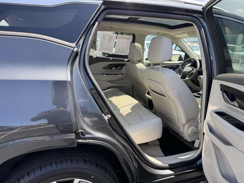 Used 2018 GMC Terrain Denali w/ Advanced Safety Package AWD/4WD image 17
