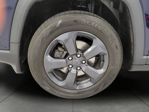 Used 2019 Jeep Compass Latitude w/ Cold Weather Group FWD image 4