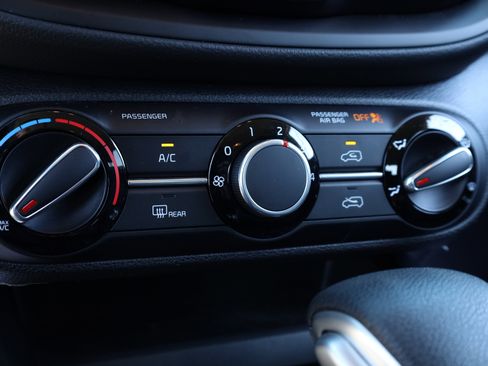 Used 2020 Kia Soul LX image 13