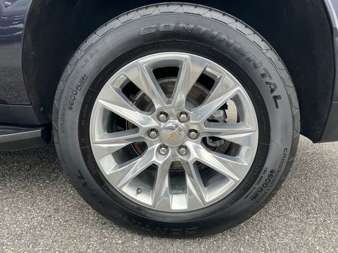 Used 2024 Chevrolet Suburban Premier RWD image 24