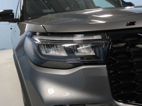 New 2026 Ford Explorer ST-Line w/ ST-Line Street Pack image 32