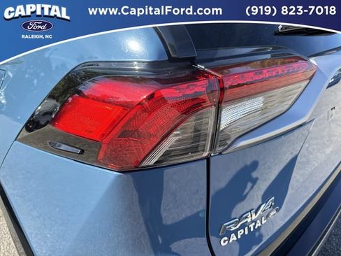 Used 2022 Toyota RAV4 XSE AWD/4WD image 15