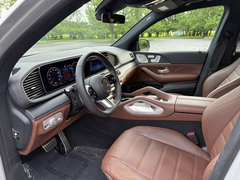 Used 2024 Mercedes-Benz GLS 450 4MATIC image 14
