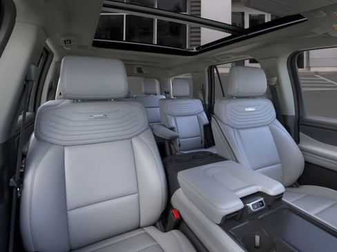 New 2025 Ford Expedition Platinum w/ Platinum Ultimate Package image 10