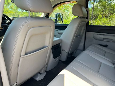 Used 2011 Chevrolet Silverado 3500 LT w/ Interior Plus Package AWD/4WD image 19