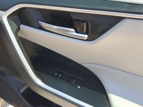 Used 2021 Toyota RAV4 XLE Premium image 48