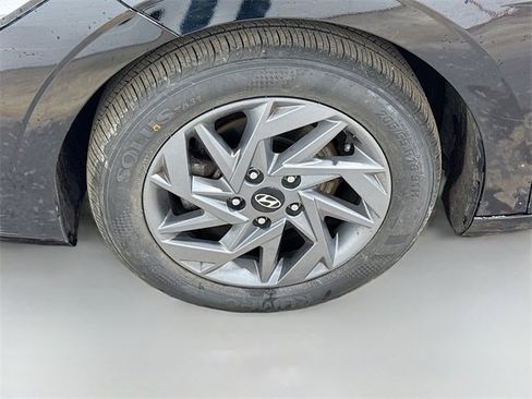 Used 2024 Hyundai Elantra SEL image 29