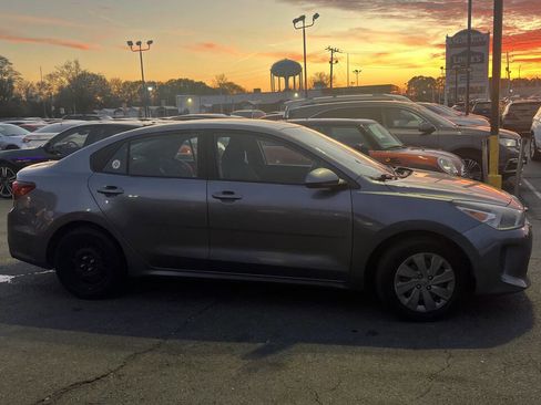 Used 2019 Kia Rio S image 1