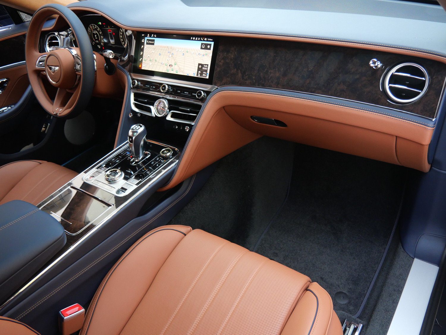 New 2026 Bentley Flying Spur V8 AWD/4WD image 2