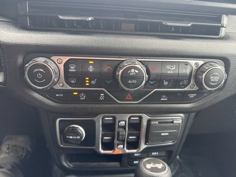Certified 2025 Jeep Wrangler Unlimited Sport AWD/4WD image 23