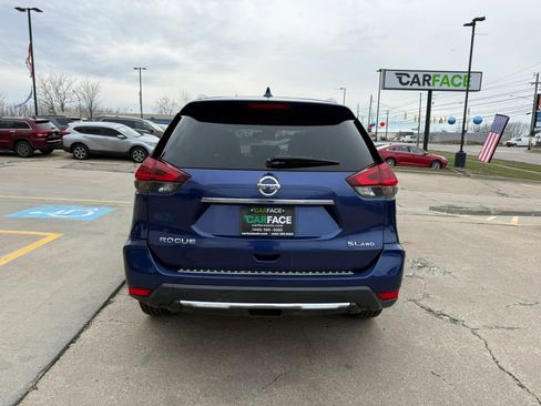 Used 2018 Nissan Rogue SL w/ Premium Package image 10