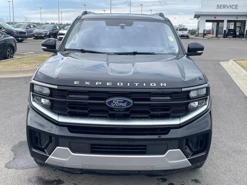 Used 2025 Ford Expedition Max Platinum AWD/4WD image 2