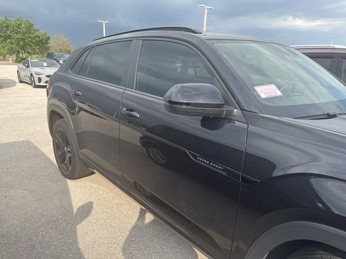 Used 2023 Volkswagen Atlas Cross Sport SEL image 4