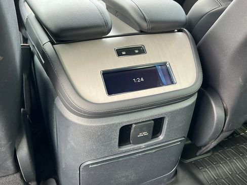 Used 2025 Lincoln Navigator Reserve w/ Jet Appearance Package image 38