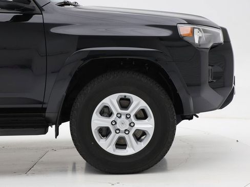 Used 2024 Toyota 4Runner SR5 Premium image 3