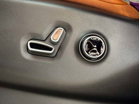 New 2026 Chrysler Pacifica Pinnacle image 23