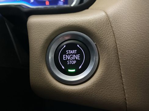 Certified 2022 Chevrolet Suburban Premier image 8