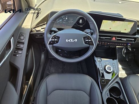 Certified 2024 Kia Niro Wind w/ Wind Preserve Package FWD image 13