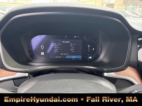 Used 2025 Volvo V60 B5 Cross Country Plus image 34