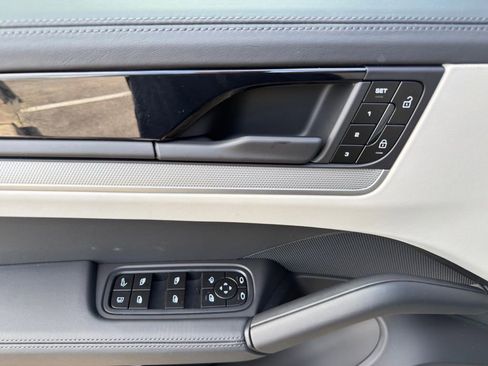 New 2026 Porsche Cayenne S image 8