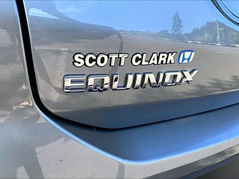 Used 2024 Chevrolet Equinox LT AWD/4WD image 24