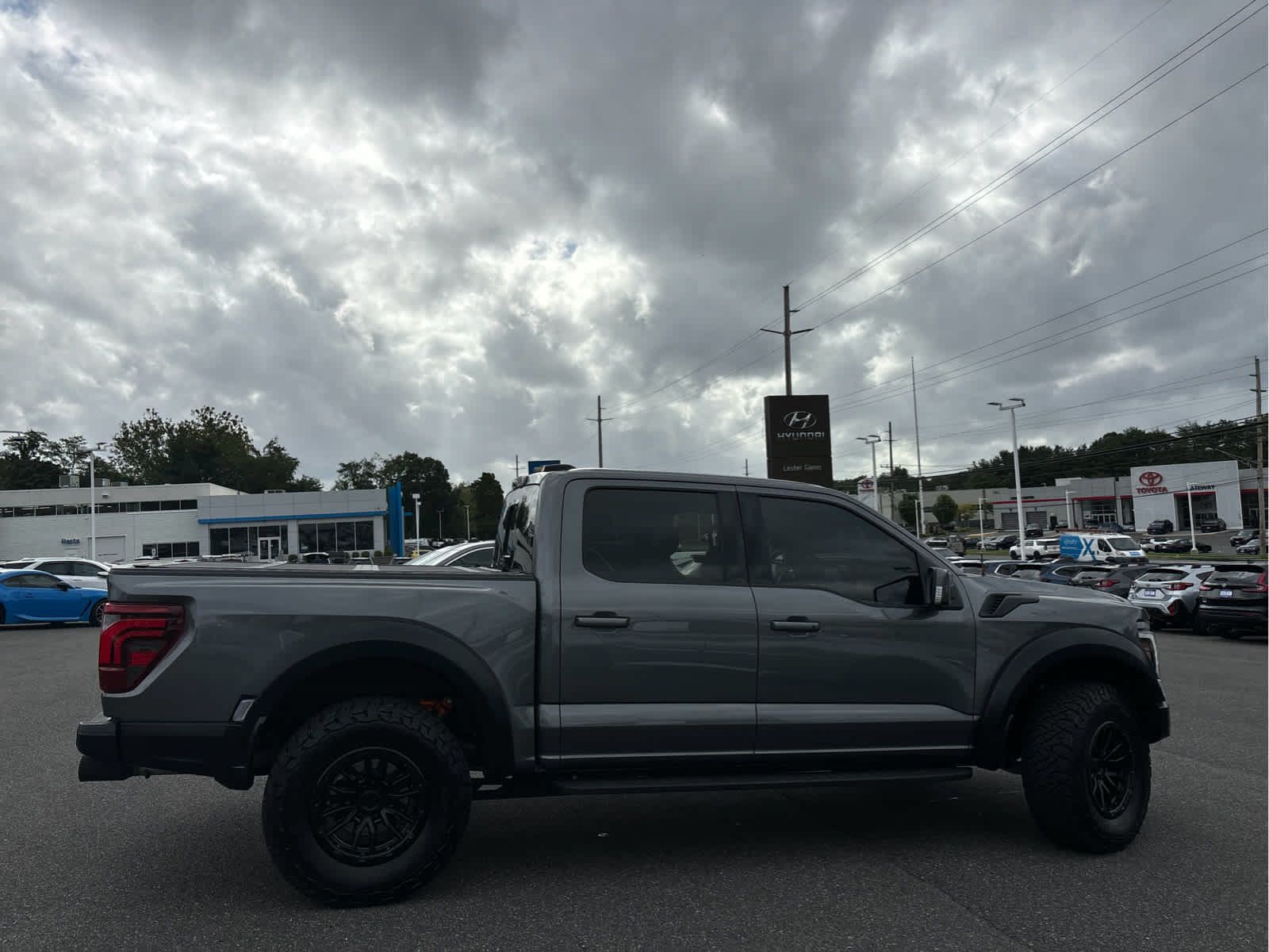 Used 2025 Ford F150 Raptor AWD/4WD image 3