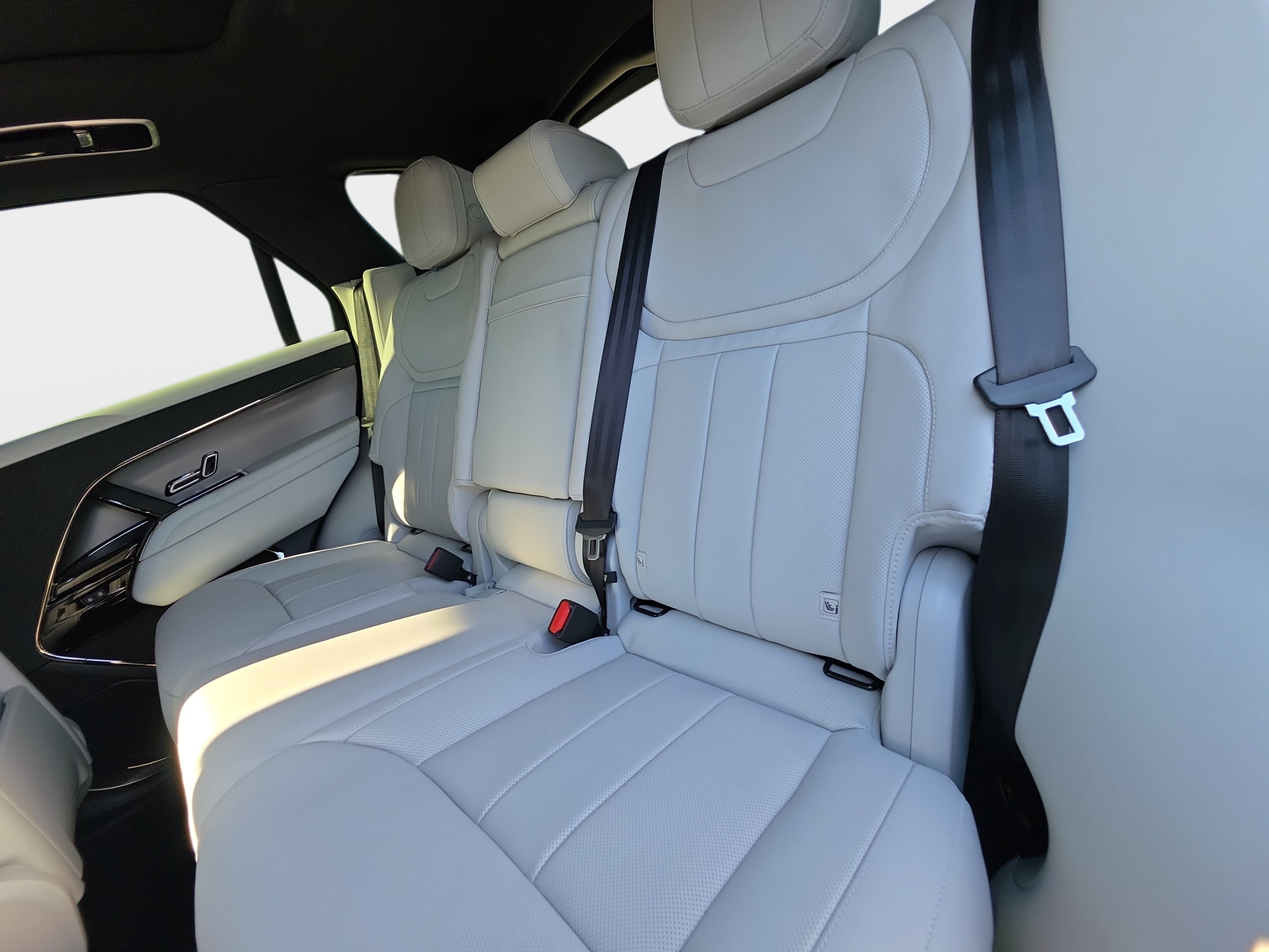 New 2026 Land Rover Range Rover Sport SE AWD/4WD image 14