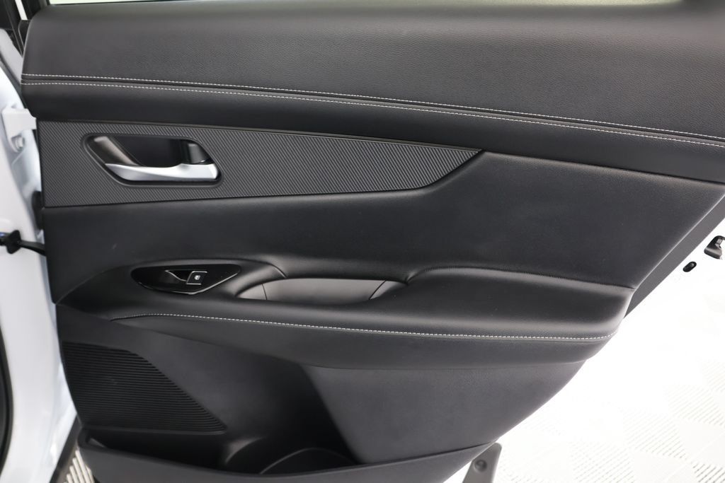 Used 2025 Nissan Murano SL AWD/4WD image 28