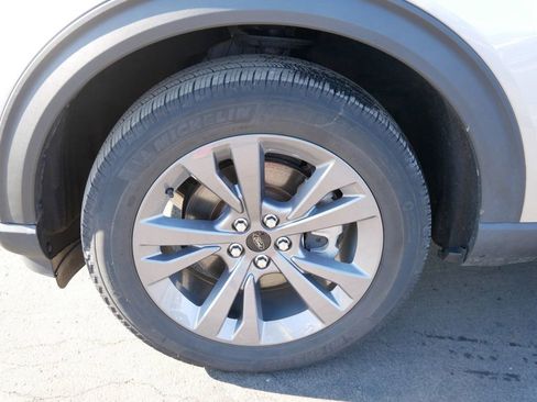 Certified 2022 Ford Explorer XLT w/ Equipment Group 202A image 6