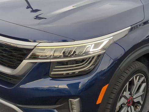 Used 2023 Kia Seltos SX image 12