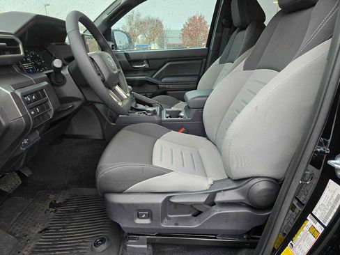 Certified 2025 Toyota Tacoma TRD Off-Road image 23