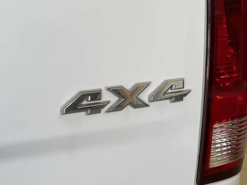 Used 2013 RAM 2500 Tradesman w/ Chrome Appearance Group image 12