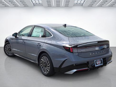 New 2026 Hyundai Sonata Limited FWD image 6