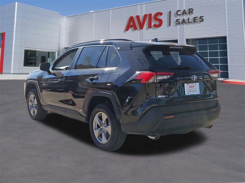 Used 2025 Toyota RAV4 XLE image 3