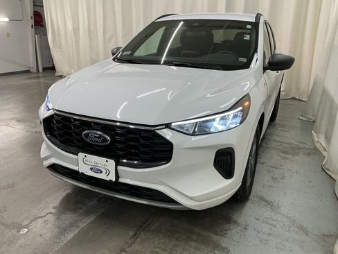 Used 2023 Ford Escape ST-Line w/ Equipment Group 301A image 9