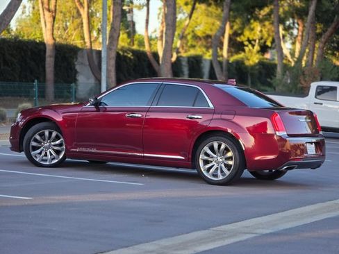 Used 2018 Chrysler 300 Touring w/ Chrome Appearance Package RWD image 12