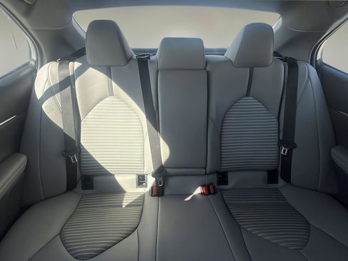 Used 2024 Toyota Camry SE image 15