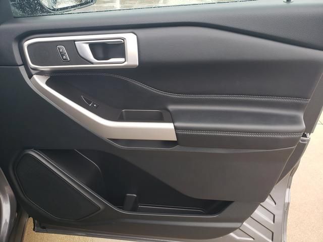 Used 2024 Ford Explorer XLT AWD/4WD image 22