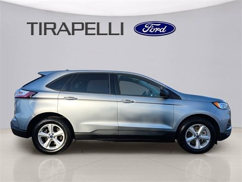 Certified 2022 Ford Edge SE image 6