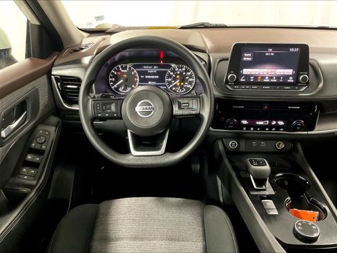 Certified 2021 Nissan Rogue SV image 17