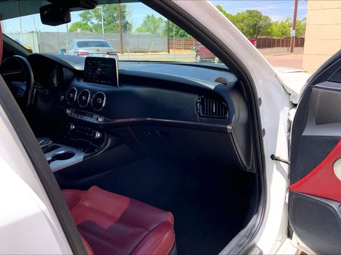 Used 2021 Kia Stinger GT2 RWD image 19