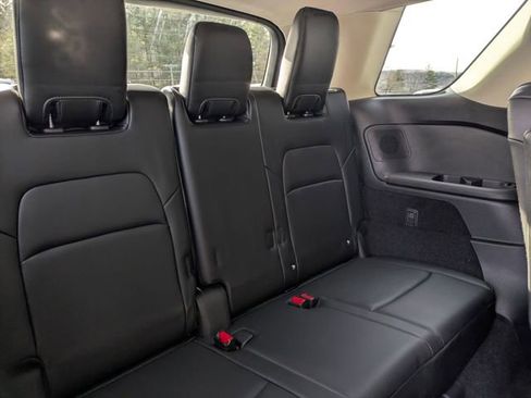 Used 2022 Nissan Pathfinder Platinum w/ Cargo Package AWD/4WD image 39