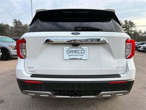 Used 2022 Ford Explorer XLT w/ Equipment Group 202A image 4